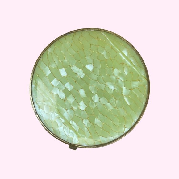 💚 SOLD 💚 The Peridot Compact - 60s - Picture 1 of 4